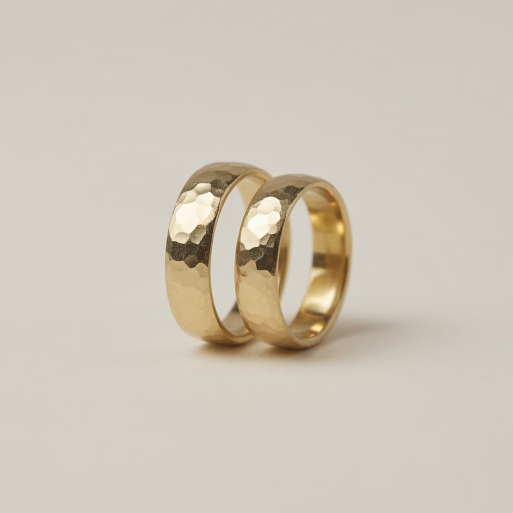 Schmale, minimalistische Ringe